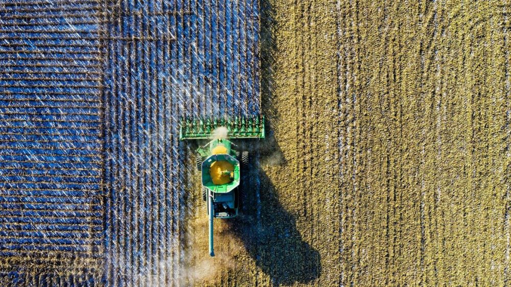 pexels-tom-fisk-1595108B-aspect-ratio-16-9